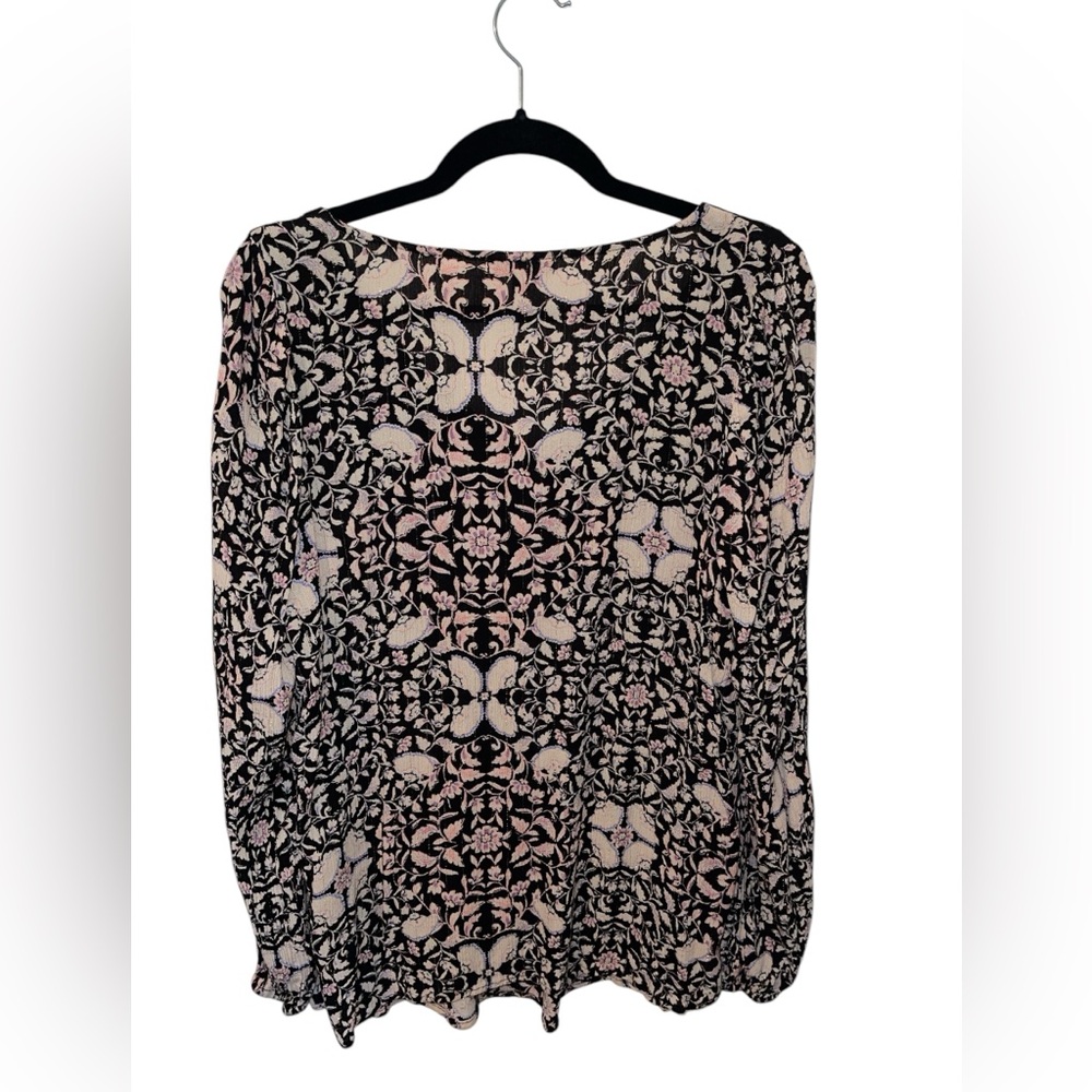 Wonderly Black and Cream Patterned Top - Picture 13 of 15